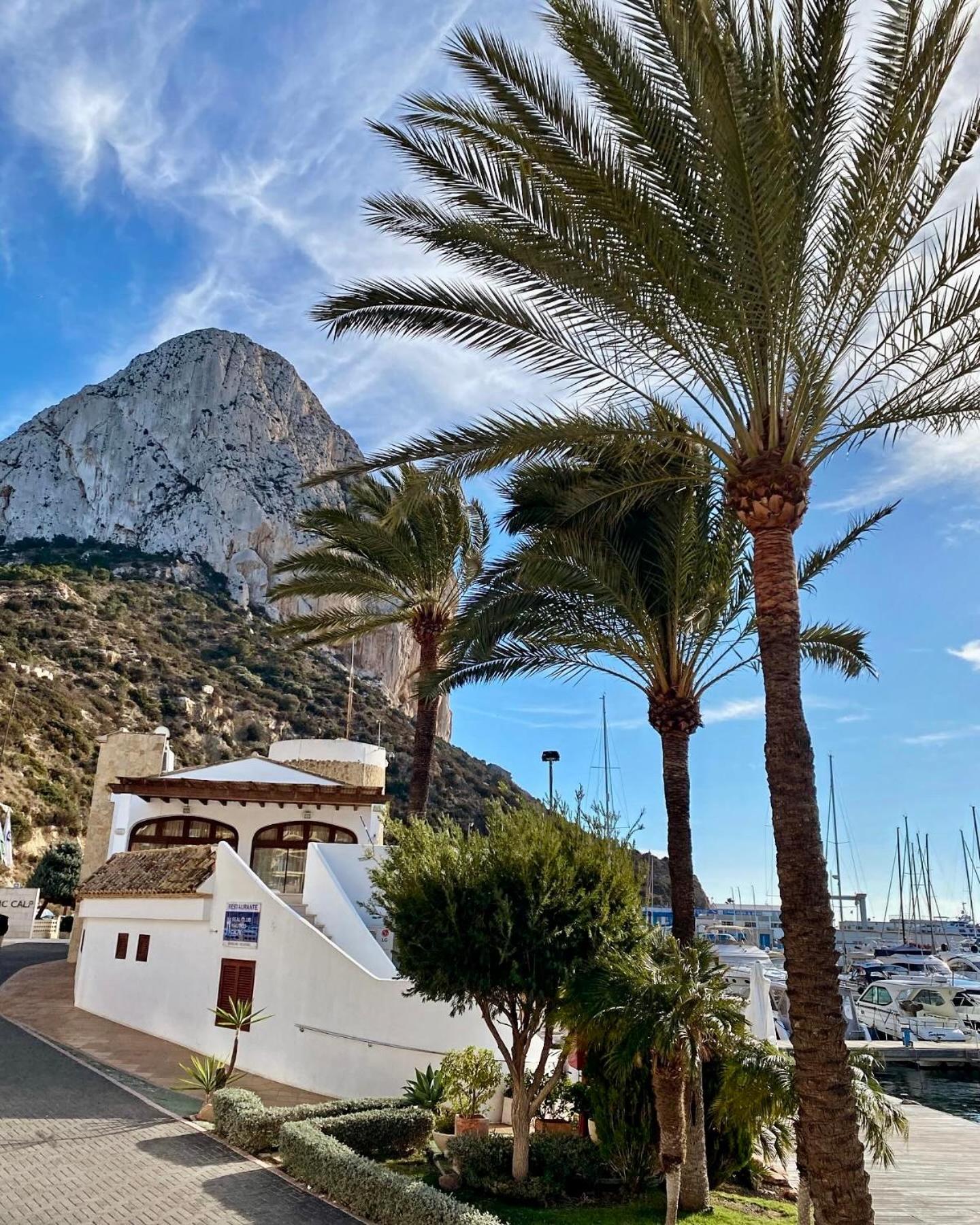 Natalie Calpe Sun 100M To The Beach Center Extérieur photo